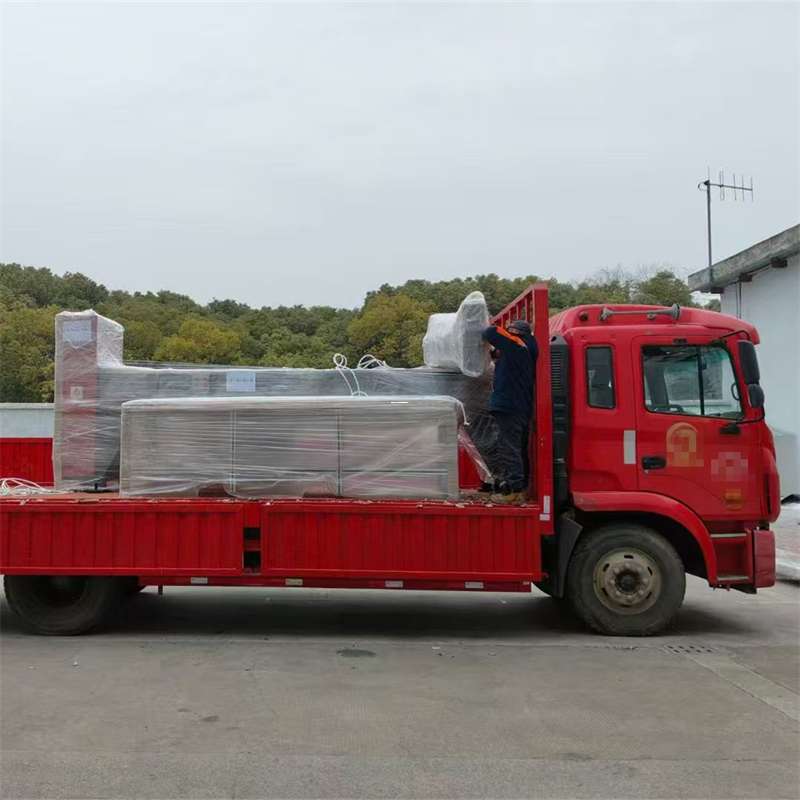 黄石港区察布查尔县：物流专线的高效货运之旅